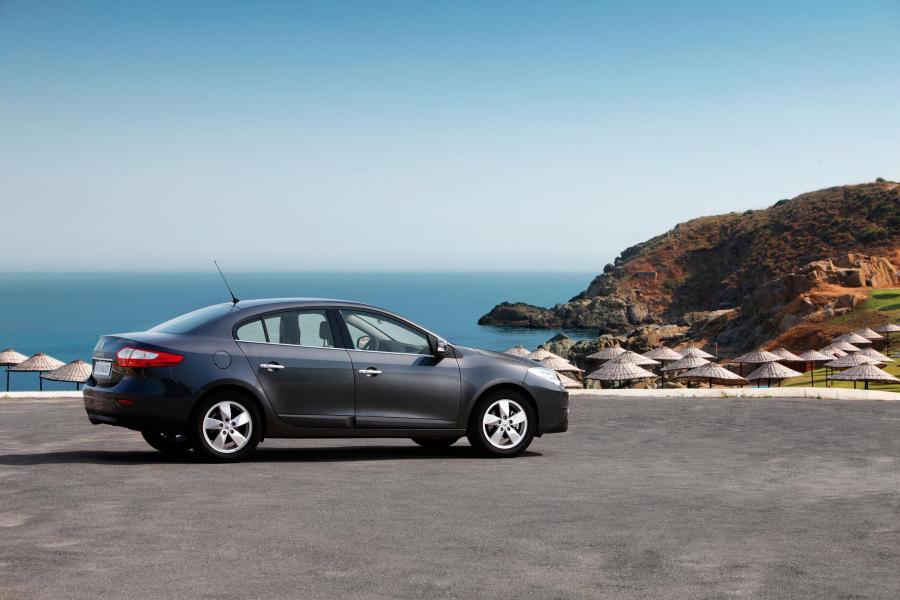  Renault Fluence 2010 года  (фото 112 из 146)